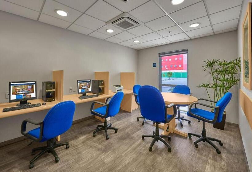 فندق City Express By Marriott Puebla Angelopolis