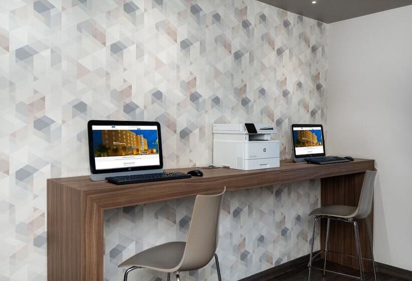 ホテル City Express By Marriott Silao Aeropuerto