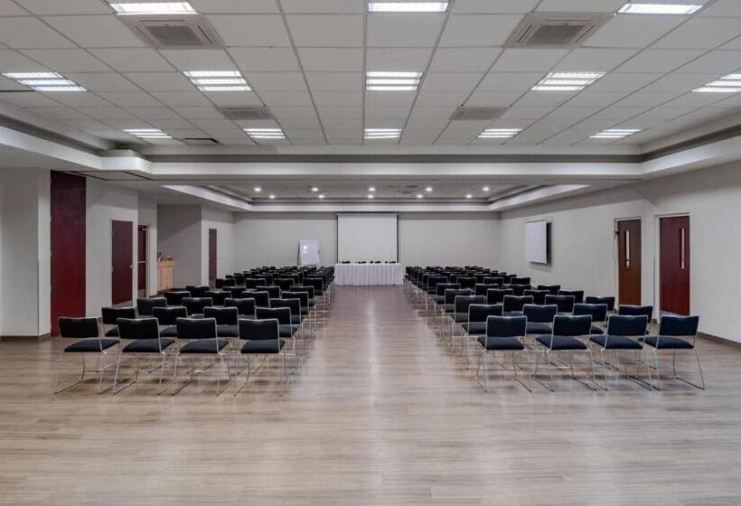 ホテル City Express By Marriott Silao Aeropuerto