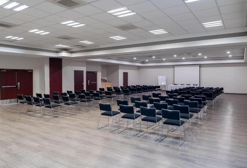 ホテル City Express By Marriott Silao Aeropuerto