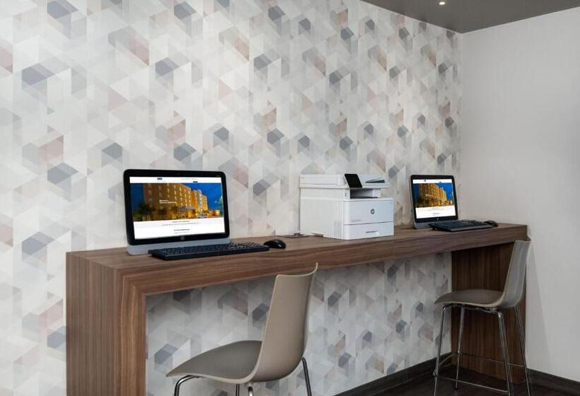 ホテル City Express By Marriott Silao Aeropuerto