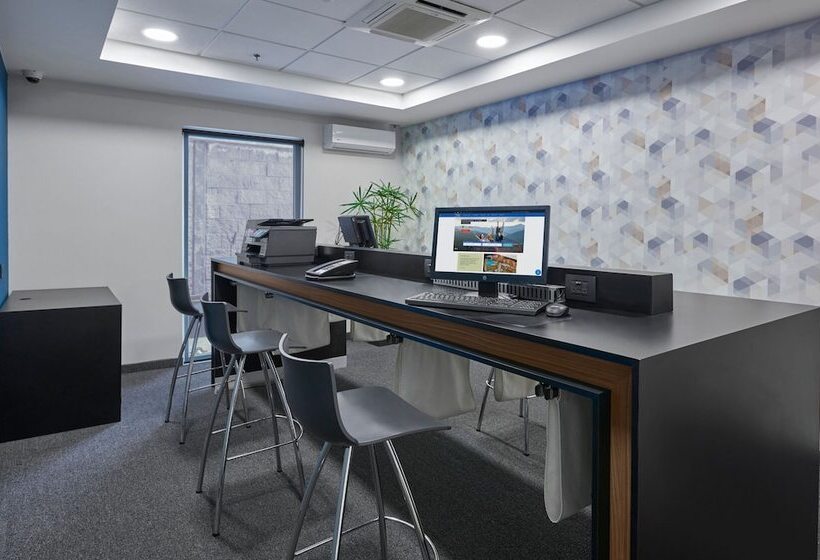 בית מלון כפרי City Express By Marriott Tijuana Rio