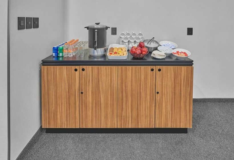 בית מלון כפרי City Express By Marriott Tijuana Rio