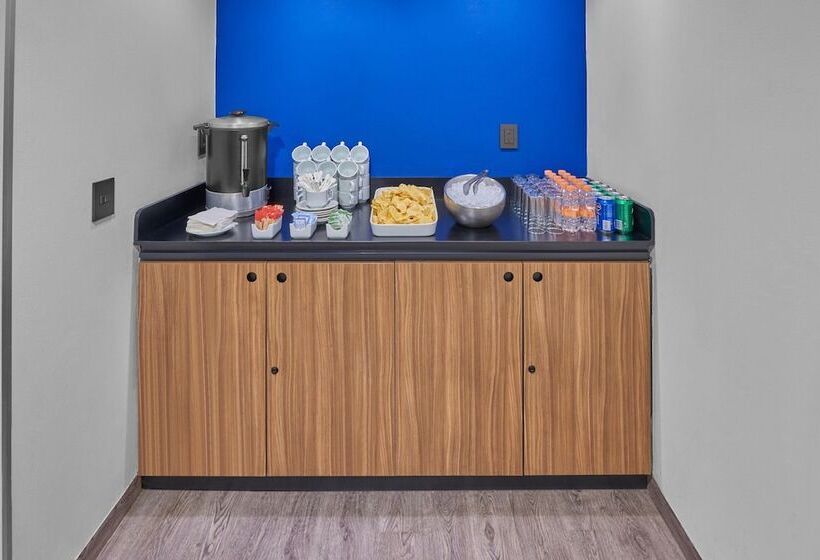 בית מלון כפרי City Express By Marriott Tijuana Rio