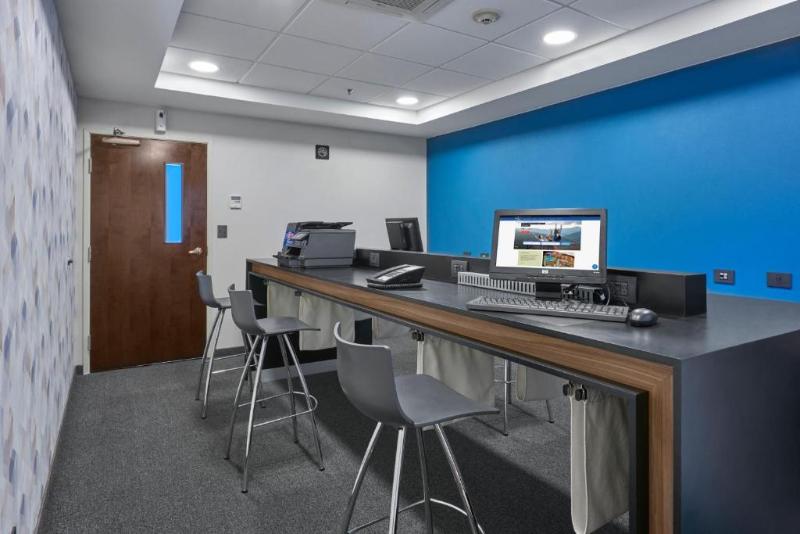 בית מלון כפרי City Express By Marriott Tijuana Rio