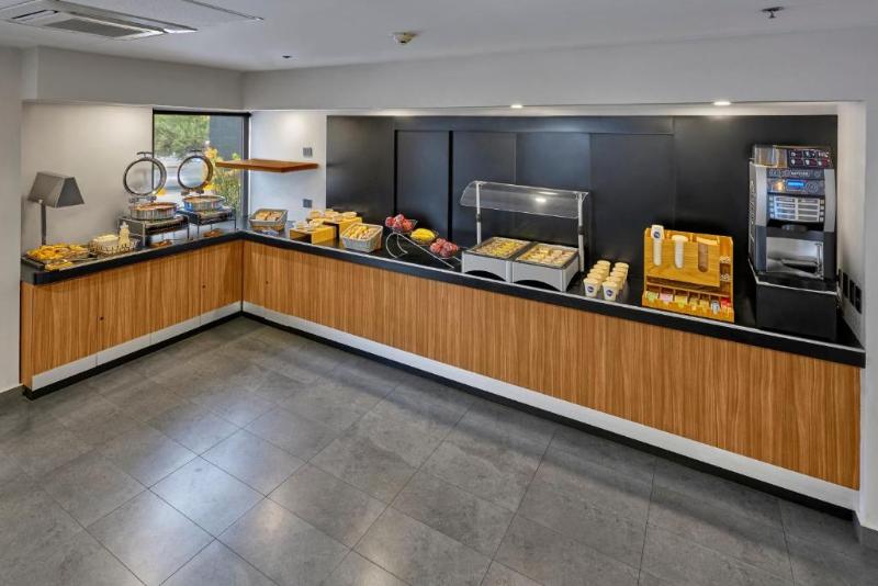 בית מלון כפרי City Express By Marriott Tijuana Rio