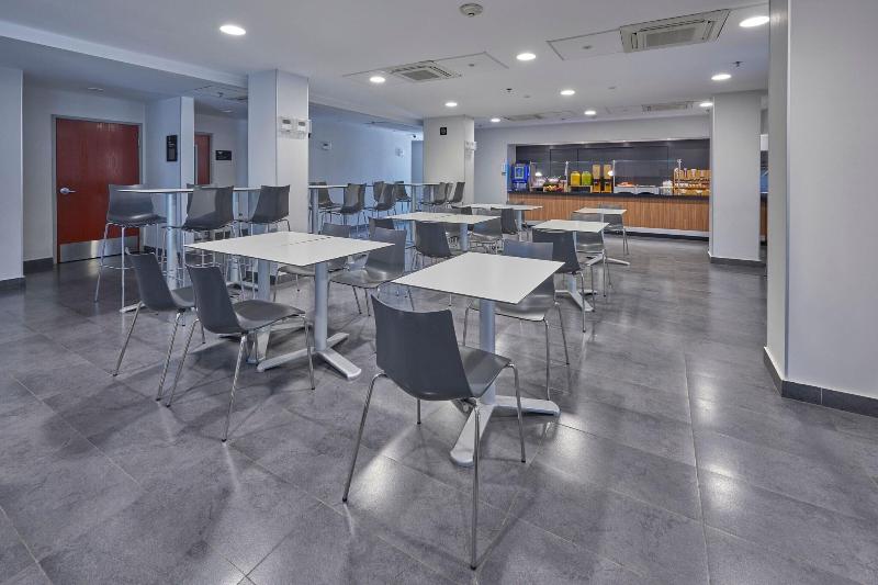 בית מלון כפרי City Express By Marriott Tijuana Rio