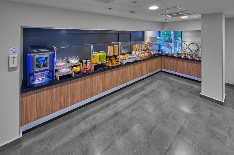 בית מלון כפרי City Express By Marriott Tijuana Rio