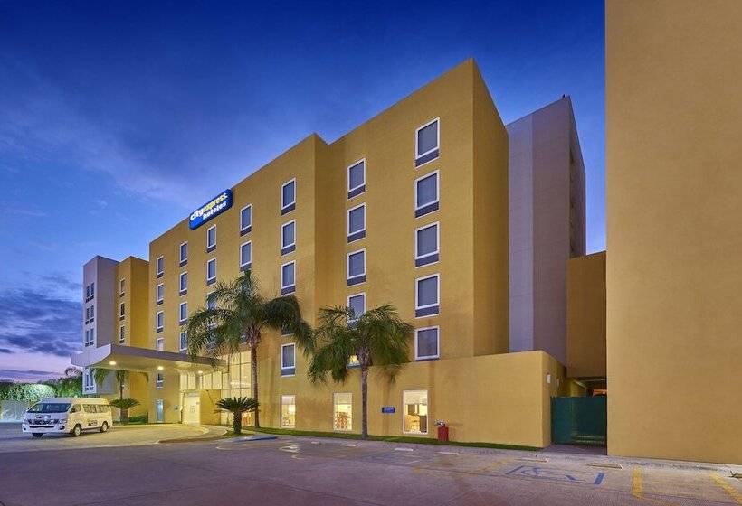 فندق City Express By Marriott Mazatlan