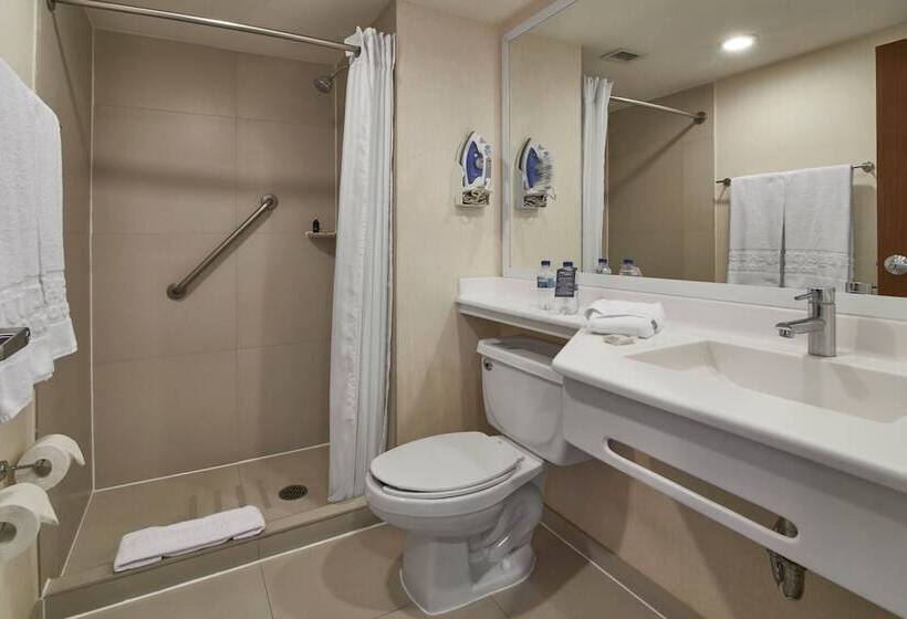 فندق City Express By Marriott Puebla Angelopolis