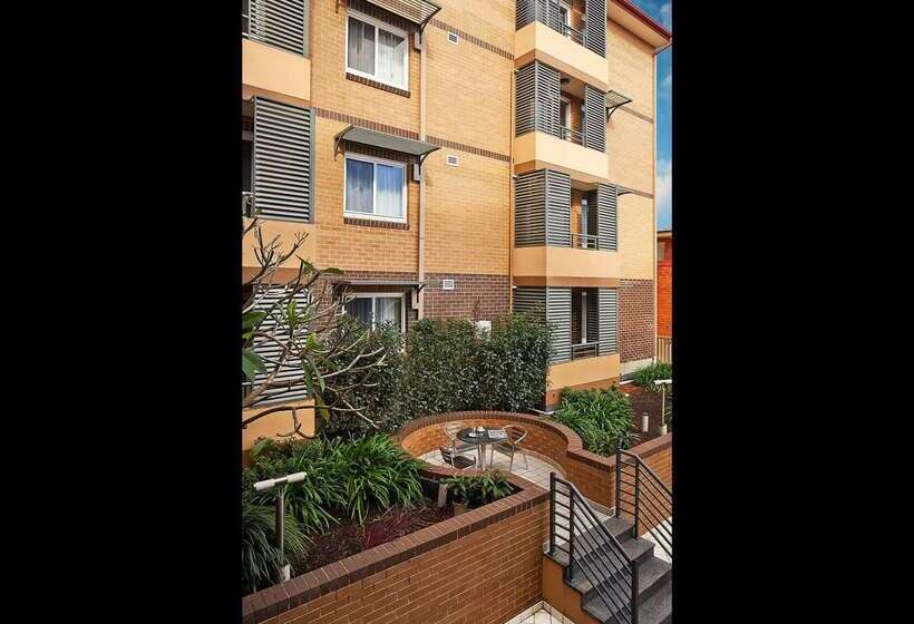 هتل Comfort Inn & Suites Burwood