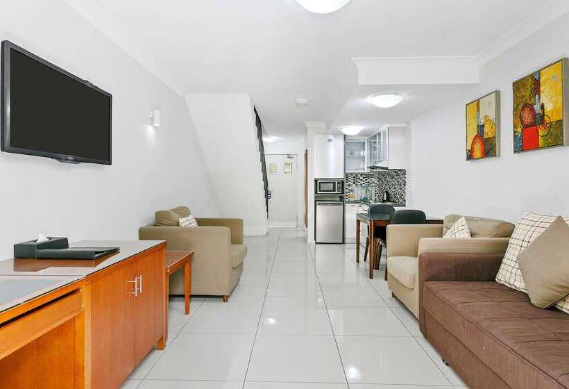 هتل Comfort Inn & Suites Burwood