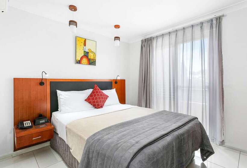 هتل Comfort Inn & Suites Burwood