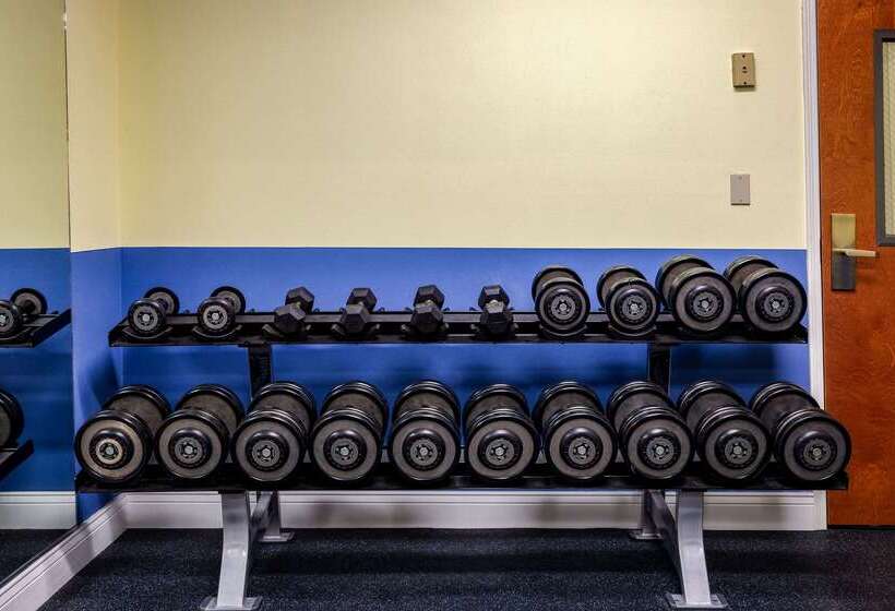 هتل Spark By Hilton Savannah Airport