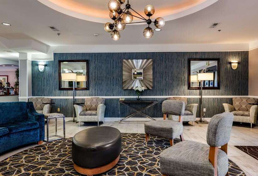 ホテル Spark By Hilton Savannah Airport