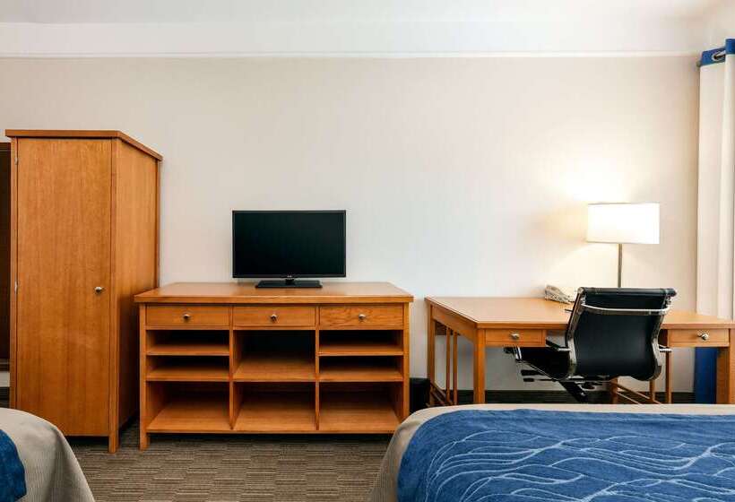 هتل Spark By Hilton Savannah Airport