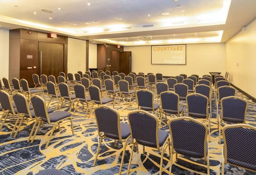 Отель Courtyard By Marriott Panama Multiplaza Mall