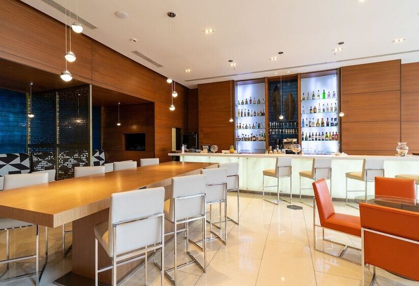 호텔 Courtyard By Marriott Panama Multiplaza Mall