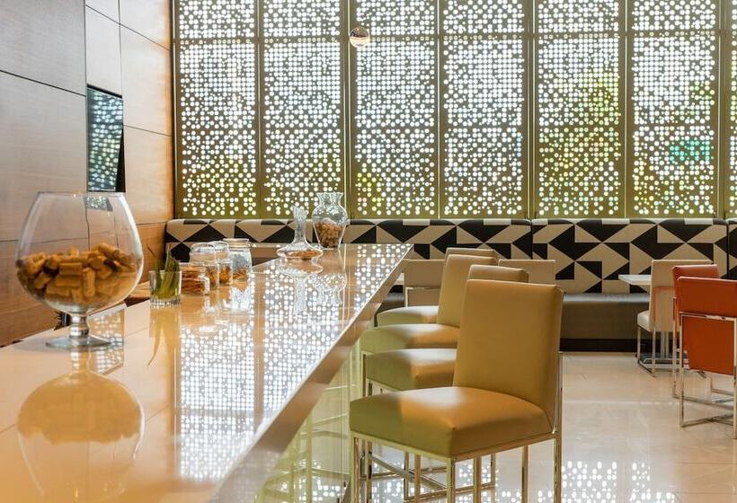 호텔 Courtyard By Marriott Panama Multiplaza Mall