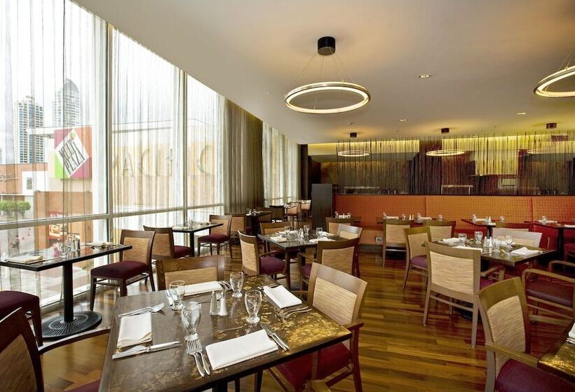 호텔 Courtyard By Marriott Panama Multiplaza Mall