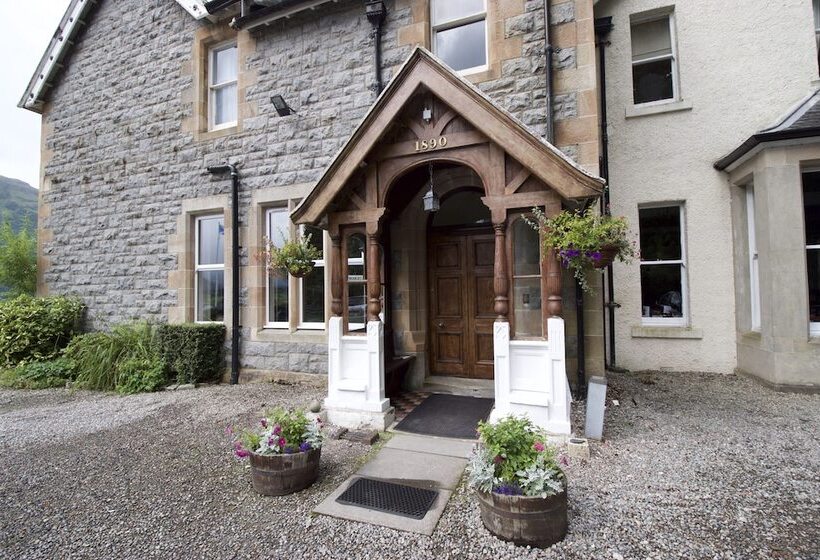 Отель Creag Mhor Lodge