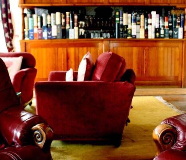 Отель Creag Mhor Lodge