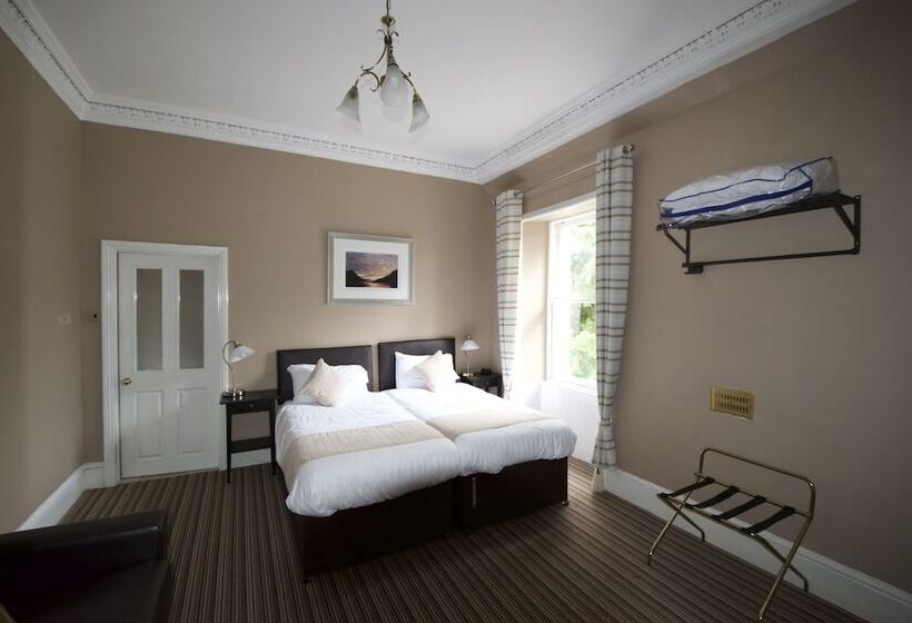 Отель Creag Mhor Lodge