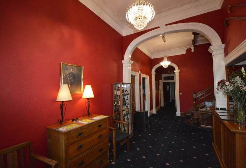 Отель Creag Mhor Lodge