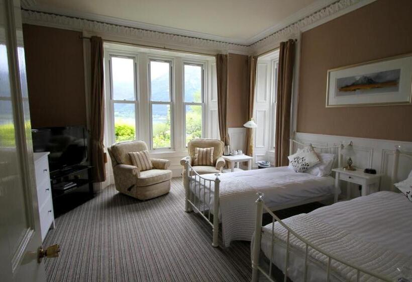 Отель Creag Mhor Lodge