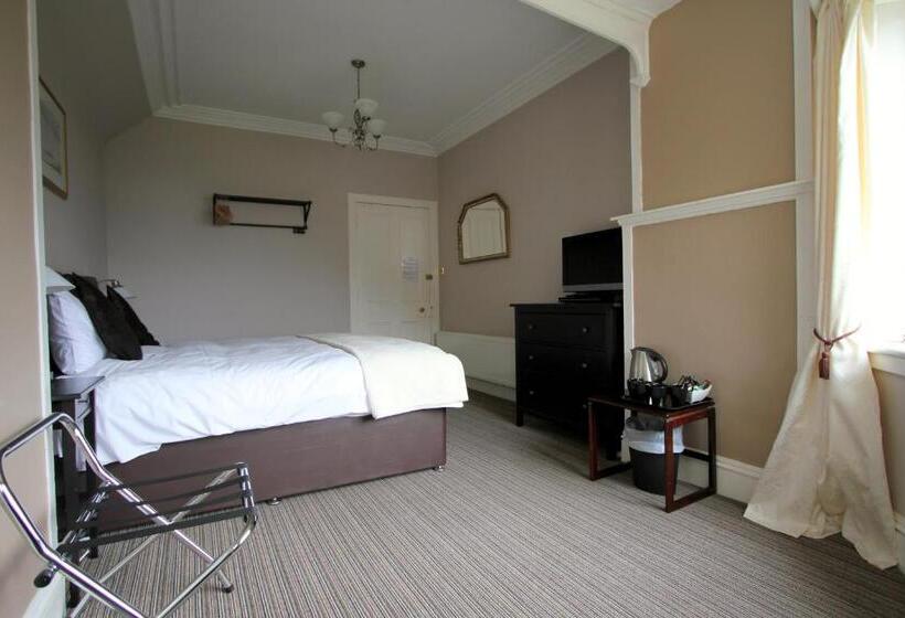 Отель Creag Mhor Lodge