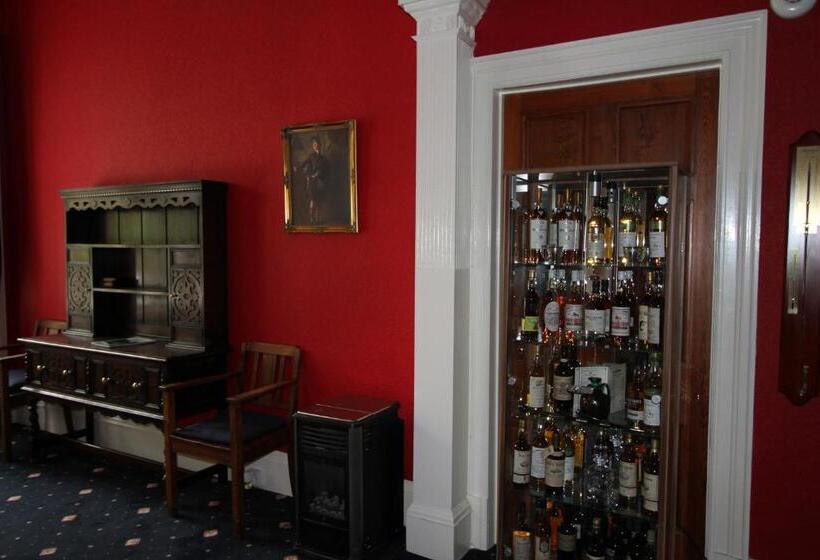 Отель Creag Mhor Lodge