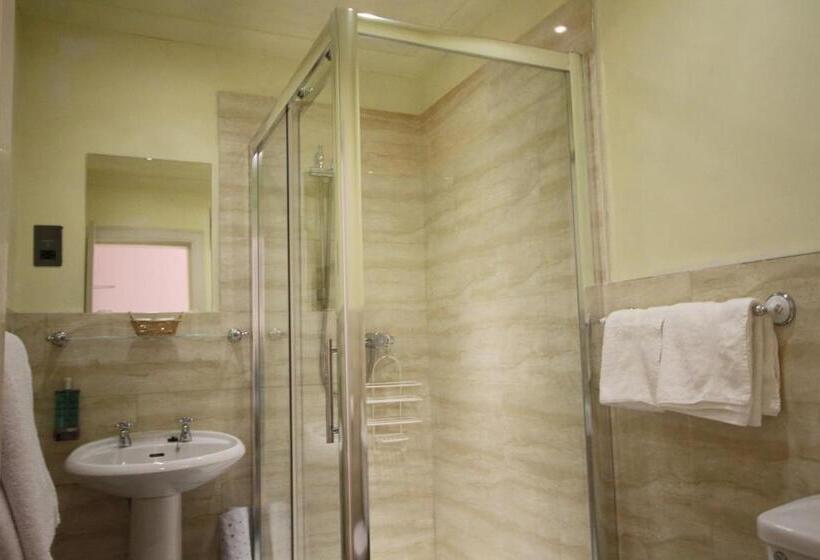 Отель Creag Mhor Lodge