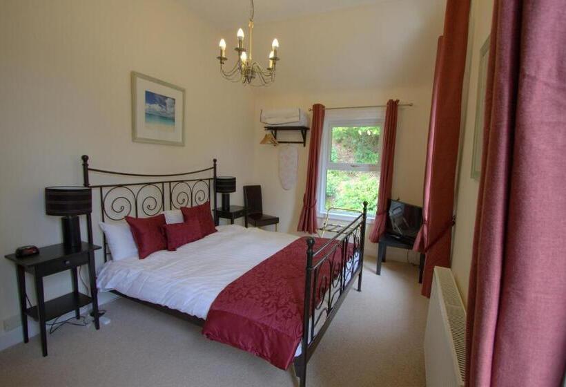 Отель Creag Mhor Lodge