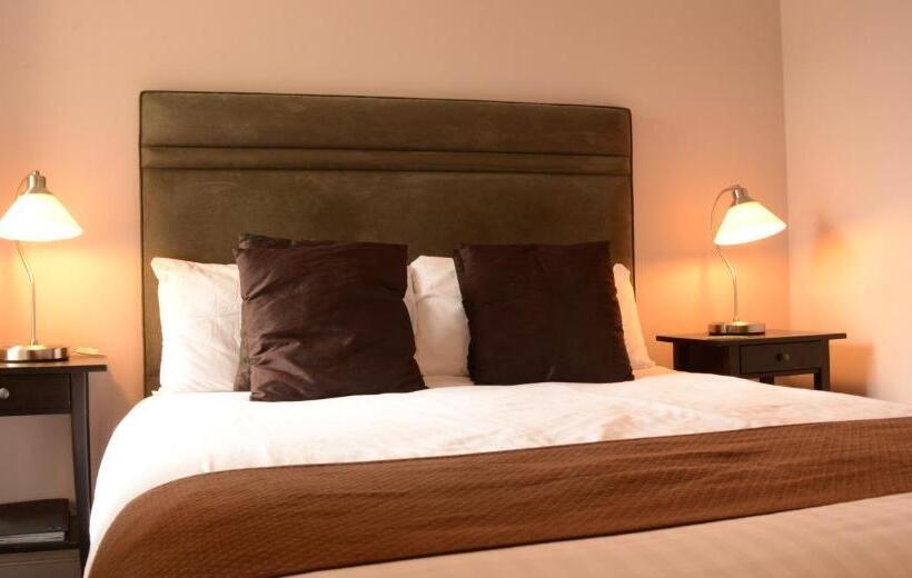 Отель Creag Mhor Lodge