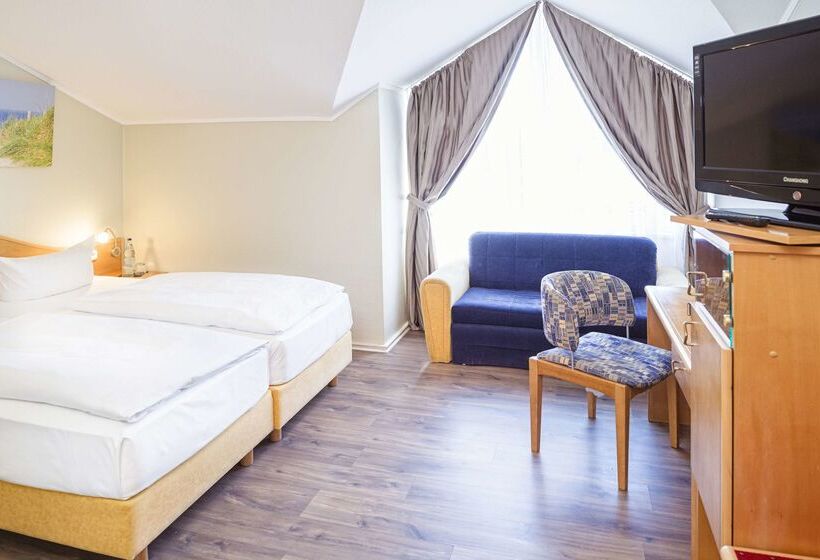 Отель Dänischer Hof Altenholz By Tulip Inn