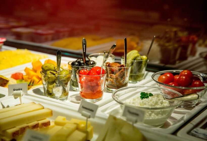 Dasbreitehotel Am Rhein