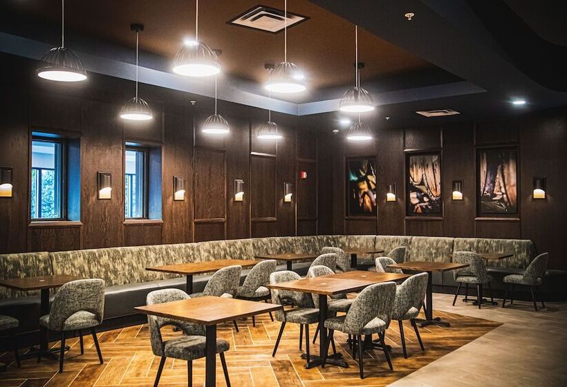 Delta Hotels By Marriott Cincinnati Sharonville