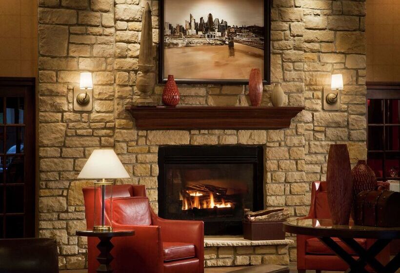 בית מלון כפרי Doubletree By Hilton Cincinnati Airport