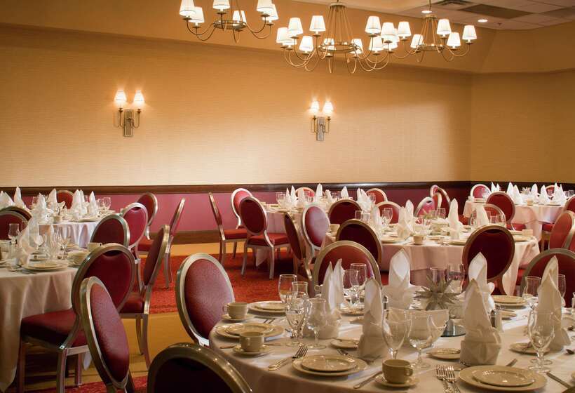 בית מלון כפרי Doubletree By Hilton Cincinnati Airport