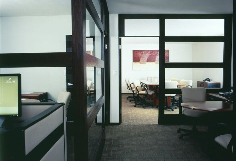 בית מלון כפרי Fiesta Inn Express Ciudad Obregón