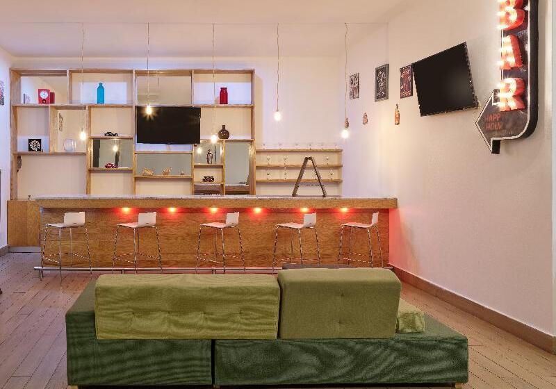 בית מלון כפרי Fiesta Inn Express Durango