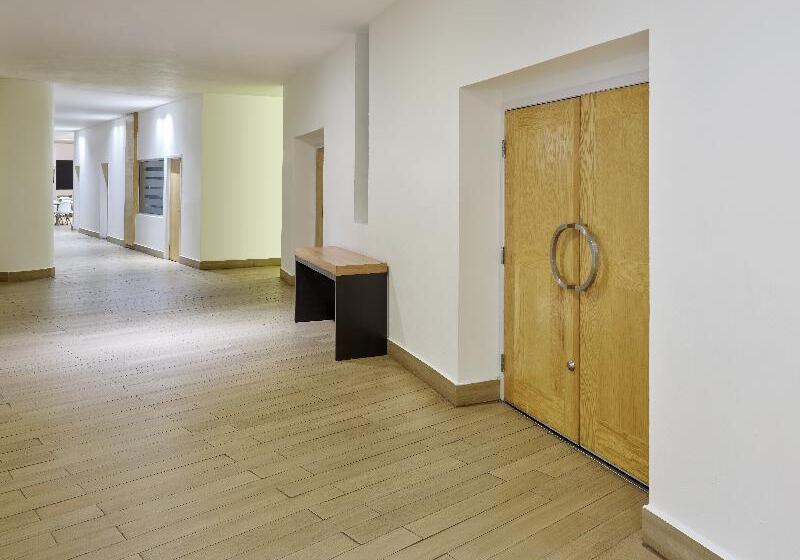 בית מלון כפרי Fiesta Inn Express Durango