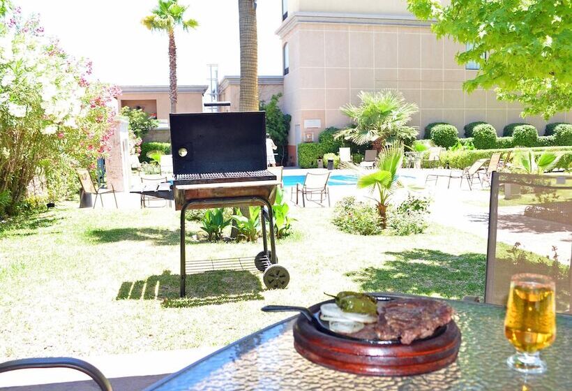 בית מלון כפרי Fiesta Inn Nogales