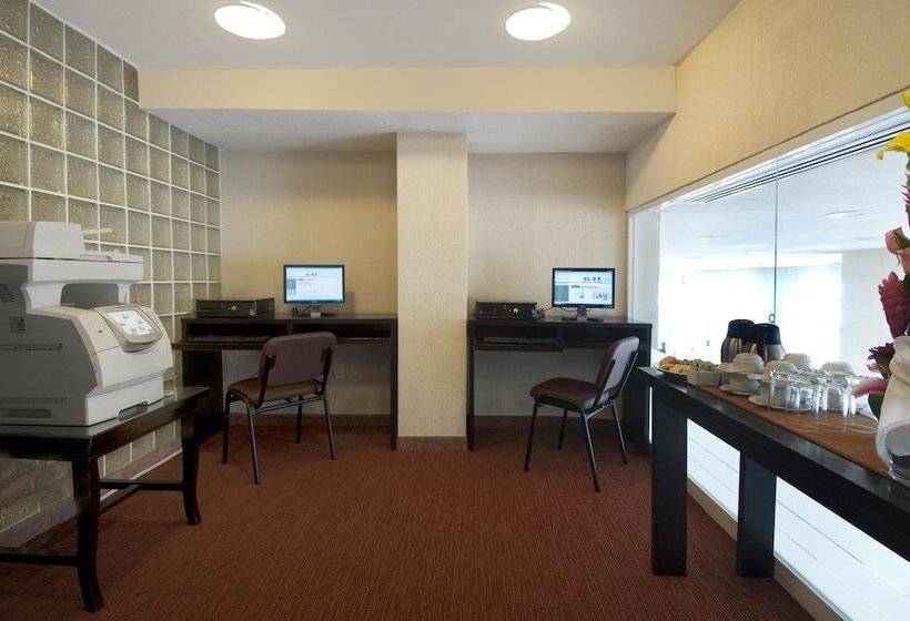 酒店 Fiesta Inn Toluca Centro