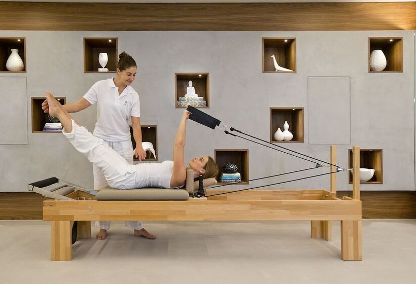 Grace Hotel, Auberge Resorts Collection