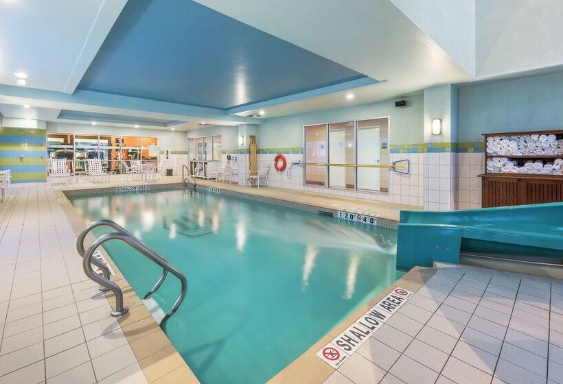 فندق Hampton Inn & Suites By Hilton Moncton