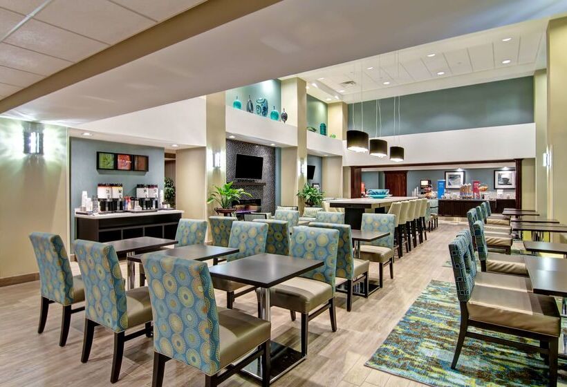 فندق Hampton Inn By Hilton Sudbury