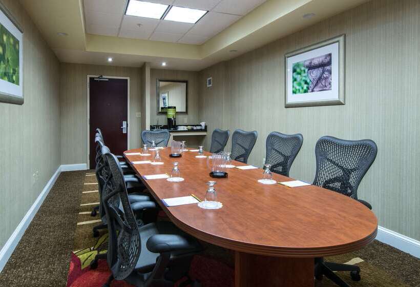 Отель Hilton Garden Inn Huntsville/space Center