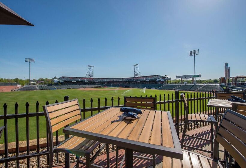 هتل Hilton Garden Inn Manchester Downtown