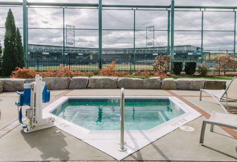 هتل Hilton Garden Inn Manchester Downtown